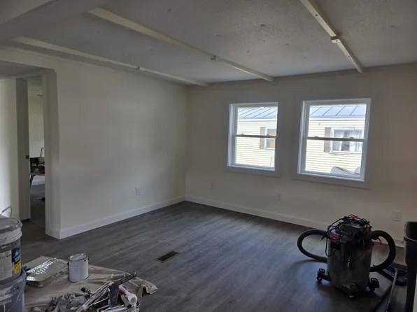 67 Nashville Rd, Shelburne, VT 05482