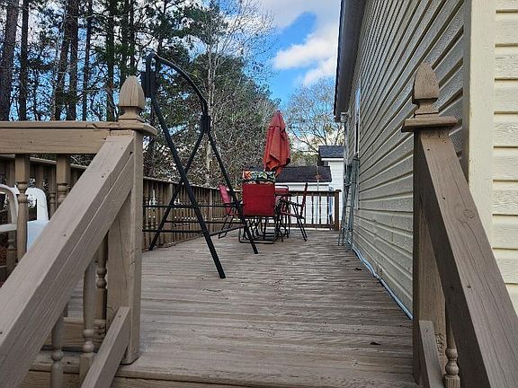 4th image of 525 Folly Estates Dr.