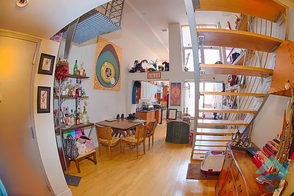 Rented by EXR | media 4