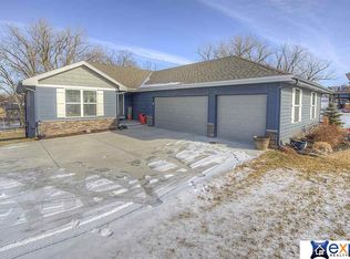 1278 Stone Ridge Dr, Louisville, NE 68037