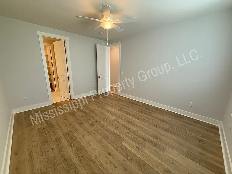 611 Miramar Ln — Photo 11
