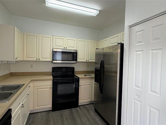 5th image of 17333 NW 7th Ave