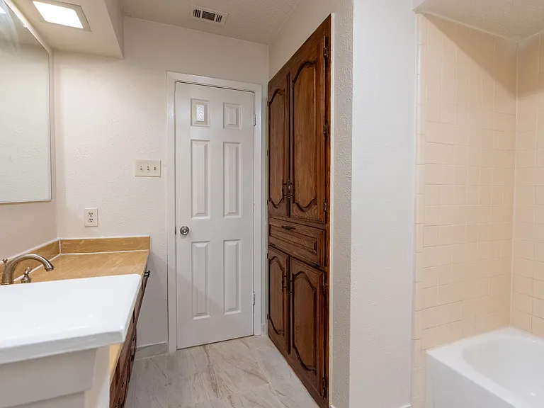 5417 Knollridge Dr — Photo 14