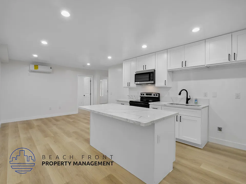 540-550 E 64th St