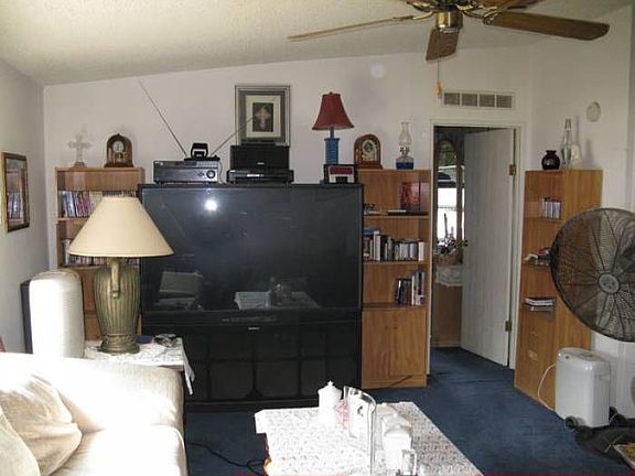 3rd image of 4406 Hilo St