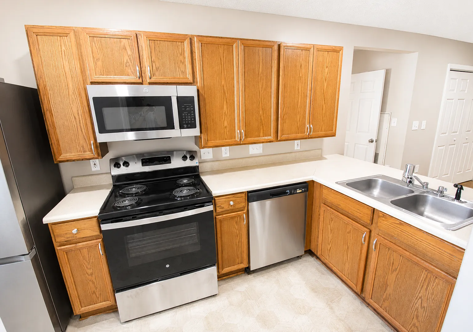 Hinsdale Townhomes — Photo 3