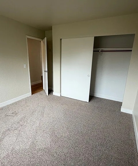 North Dutton Place Apartments — Photo 21