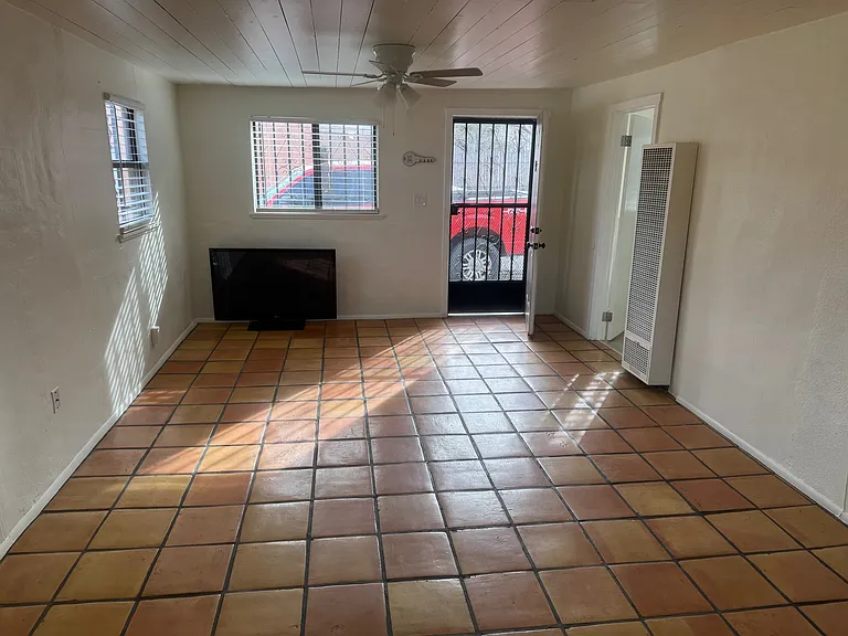 1812 Mann St #3 — Photo 2