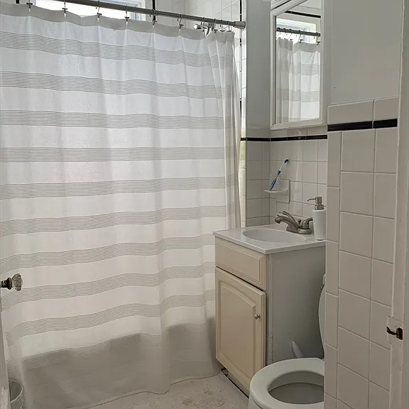 16 Falkland St #2 — Photo 5