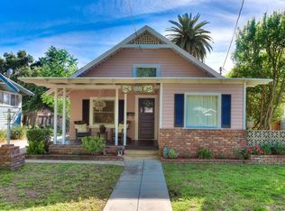 128 Center St, Redlands, CA 92373