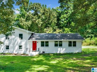 2221 Lisa Ann Dr SE, Leeds, AL 35094