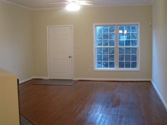 2nd image of 4 Belhaven Dr