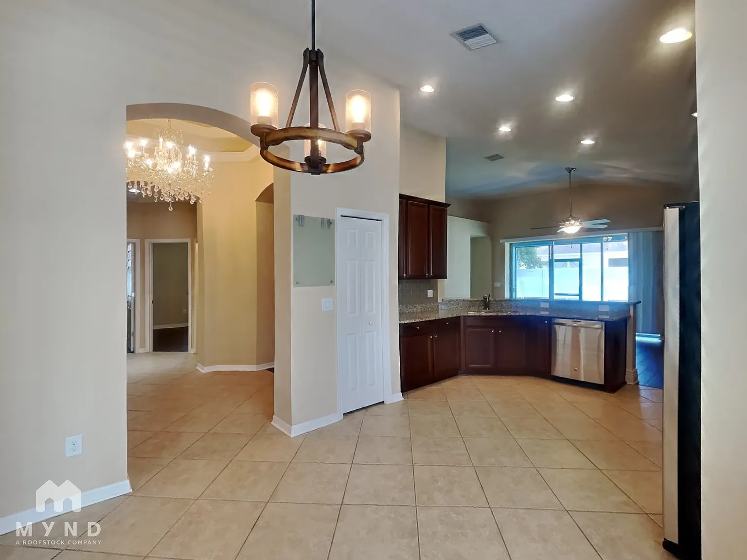 3 bed, 2.0 bath, 2055 sqft, $2,515 — Photo 3