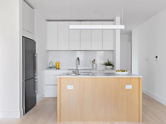 3rd image of 762 Park Pl #4-B