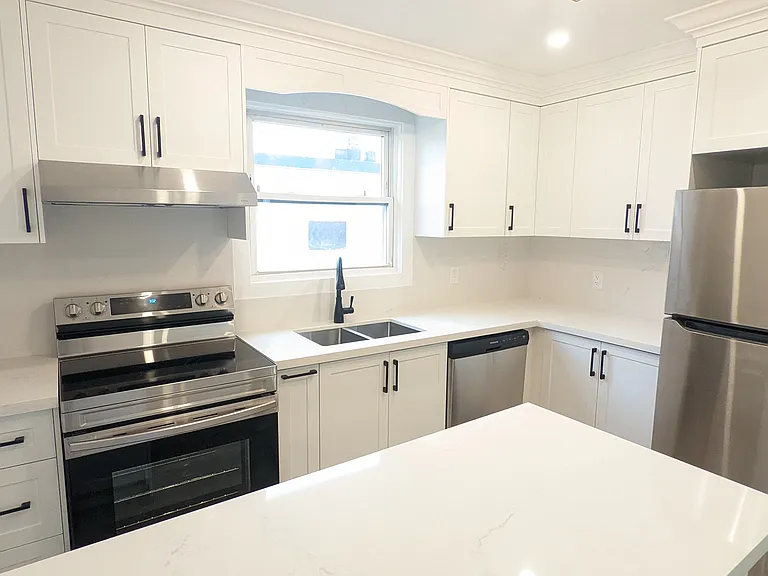 1 Admiral Rd — Photo 3