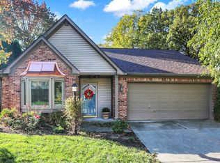 6308 Valleyview Dr, Fishers, IN 46038