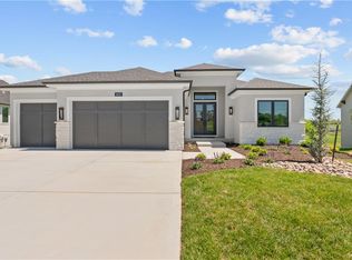 2825 SW Heartland Rd, Lees Summit, MO 64082