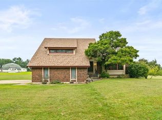 12915 Meadowlark St, Lees Summit, MO 64086