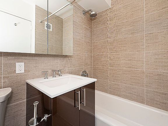 5th image of 240 E 76th St APT 9T