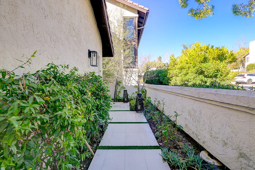 Building Photo - 3611 Seahorn Cir