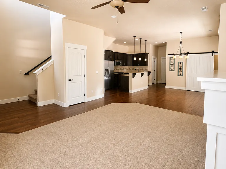 1205 E Lone Creek Dr — Photo 3