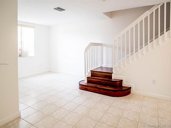 3rd image of 1398 NE 33rd Ave #110-25