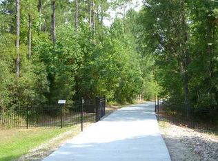 2400 Ellis Merchant Rd, Moss Point, MS 39562