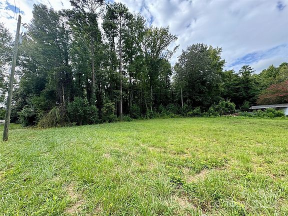 4th image of 1049 Jenkins Dr #7