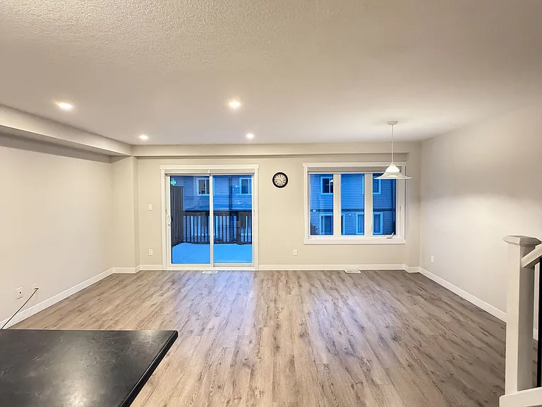 160 Stanley St #4 — Photo 5