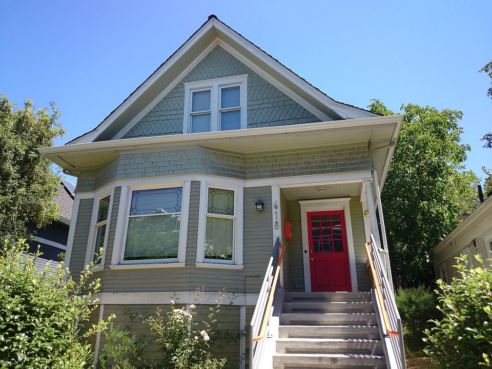 1st image of 618 Bellevue Ave E