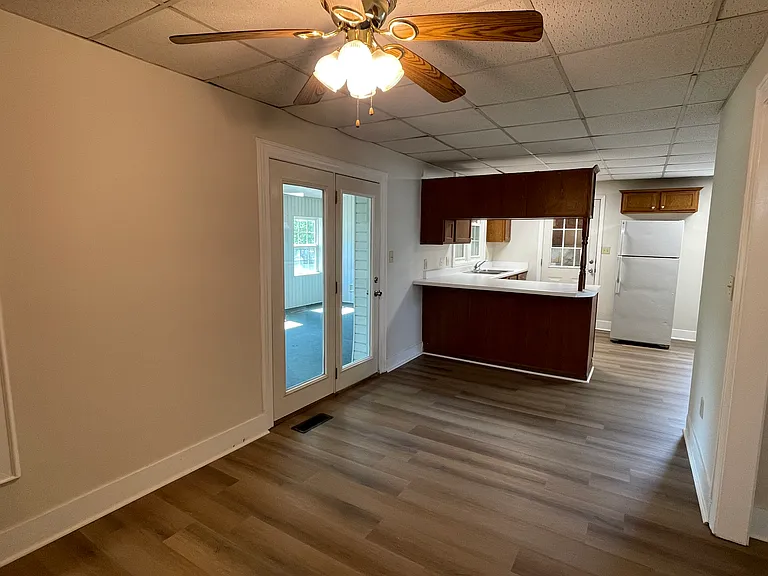 556 Victor Ave — Photo 7