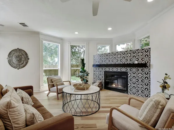 10410 CANYON RIV, Helotes, TX 78023