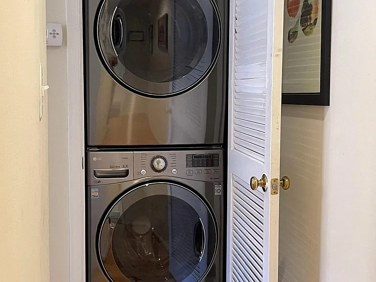 Washer/dryer in-unit