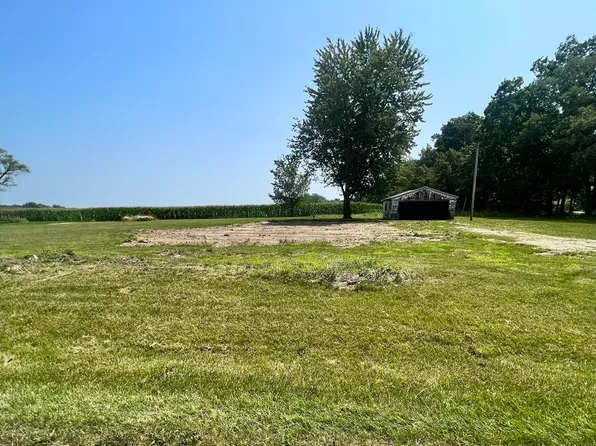 28015 Potomac Collison Rd, Potomac, IL 61865