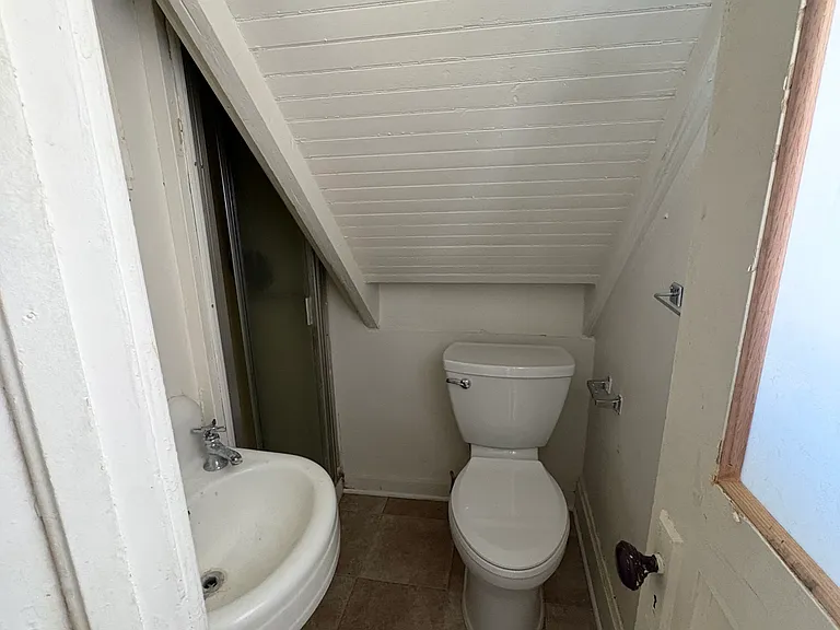 1117 E Dayton St — Photo 8