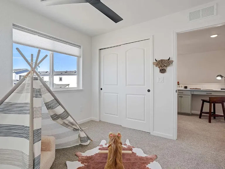 897 Beckton Hts — Photo 32