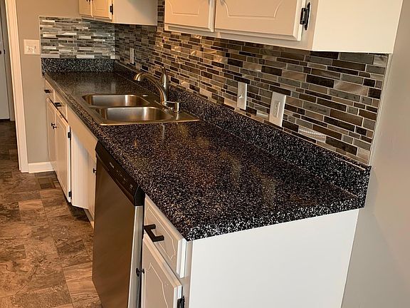 4th image of 2104 Grove Mill Ct