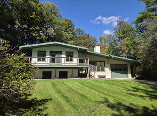868 Magic Cir, Londonderry, VT 05148