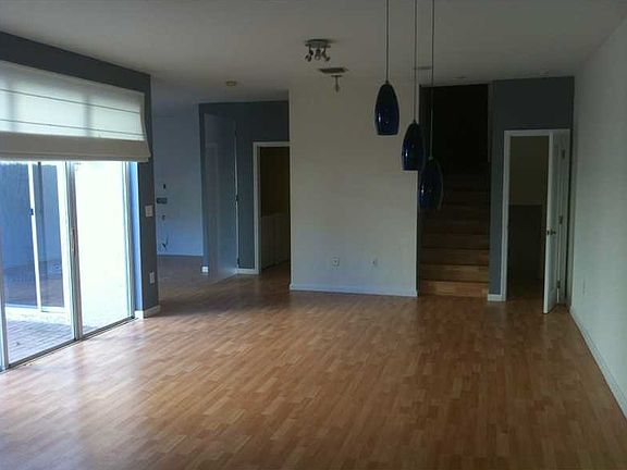2nd image of 1525 Seagrape Way #1525
