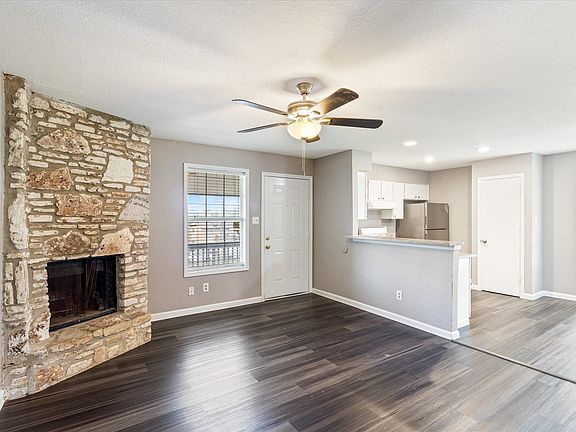2nd image of 608 Bracewood Cir APT A