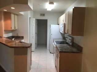 802 Crest Pines Dr APT 826, Orlando, FL 32828