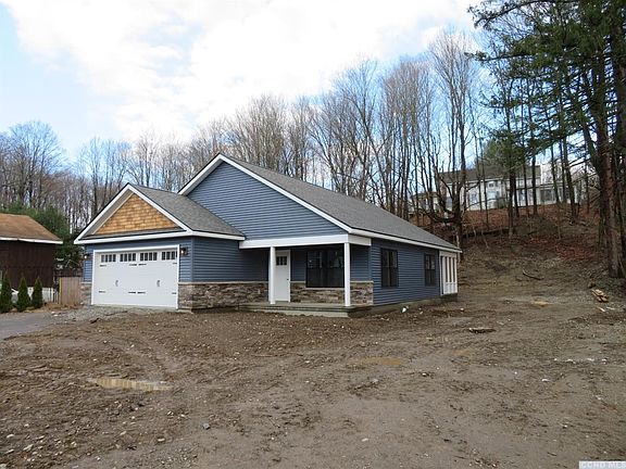 2nd image of 3622 Mechanic St