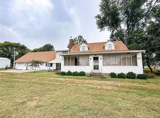 9749 E 900th Rd, Paris, IL 61944