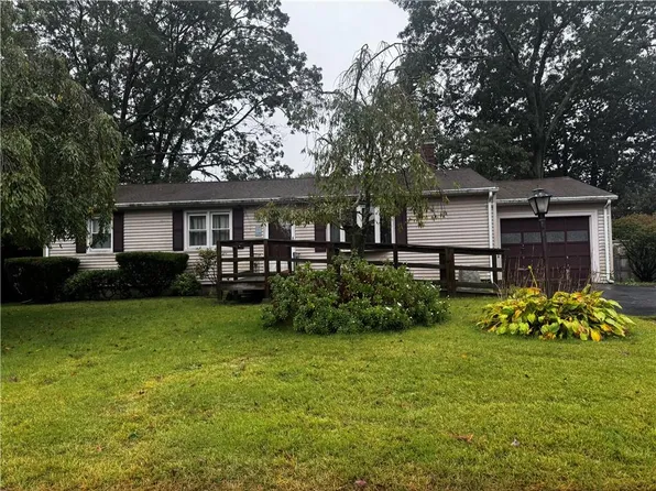 66 Amsterdam Ave, Warwick, RI 02889