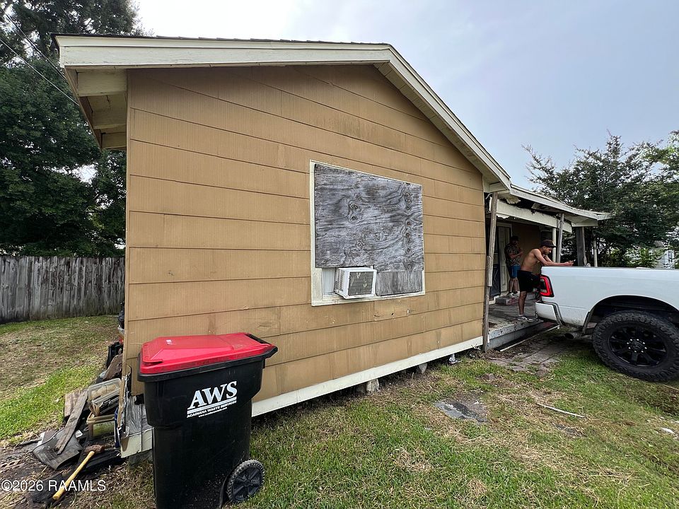 1st image of 121 Evelyn Dr