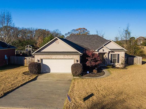 3rd image of 44 Breckenridge Dr