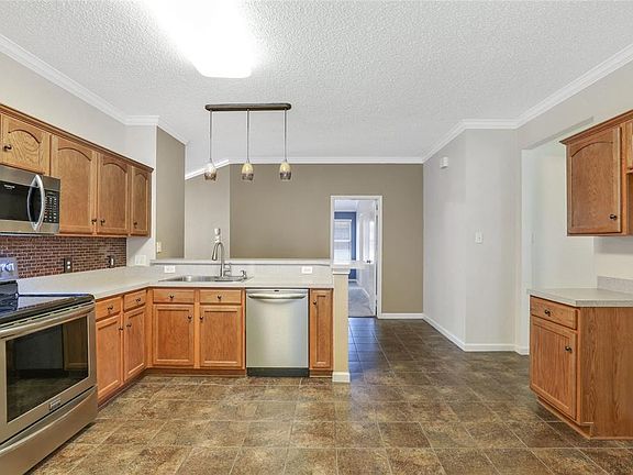 2nd image of 4166 Parterre Dr