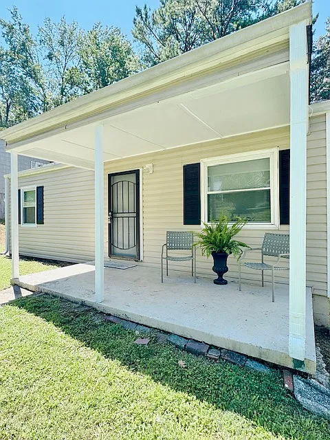 2 bed, 768 sqft, $1,000 — Photo 2