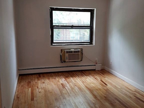 4th image of 25-33 21st St #1E