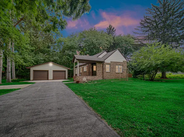 6115 Old Porter Rd, Portage, IN 46368